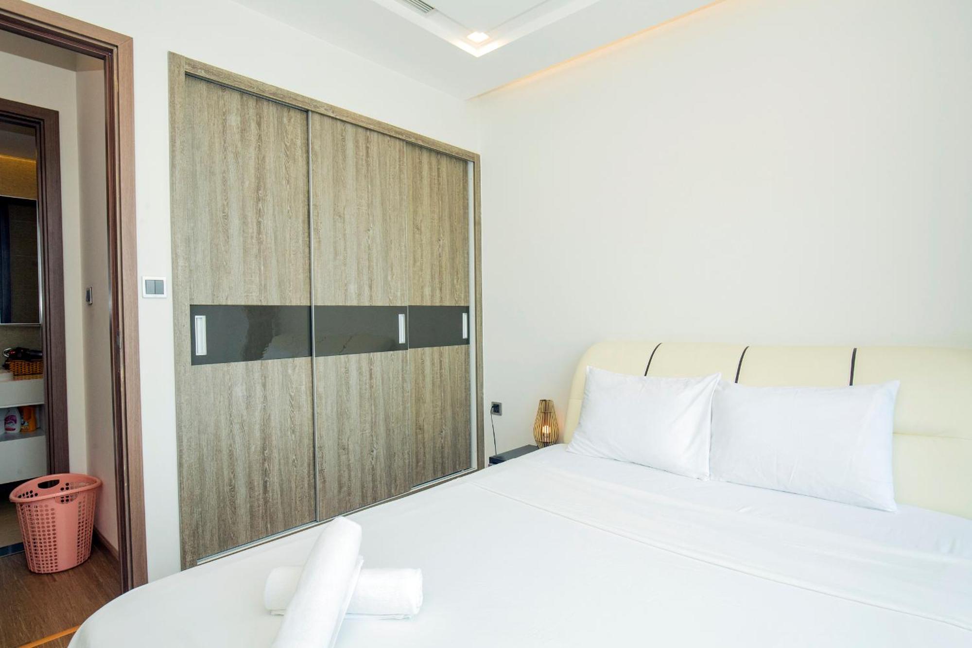 Investland- Vinhomes Metropolis One, Two, Three, Four Bedrooms Hanoi