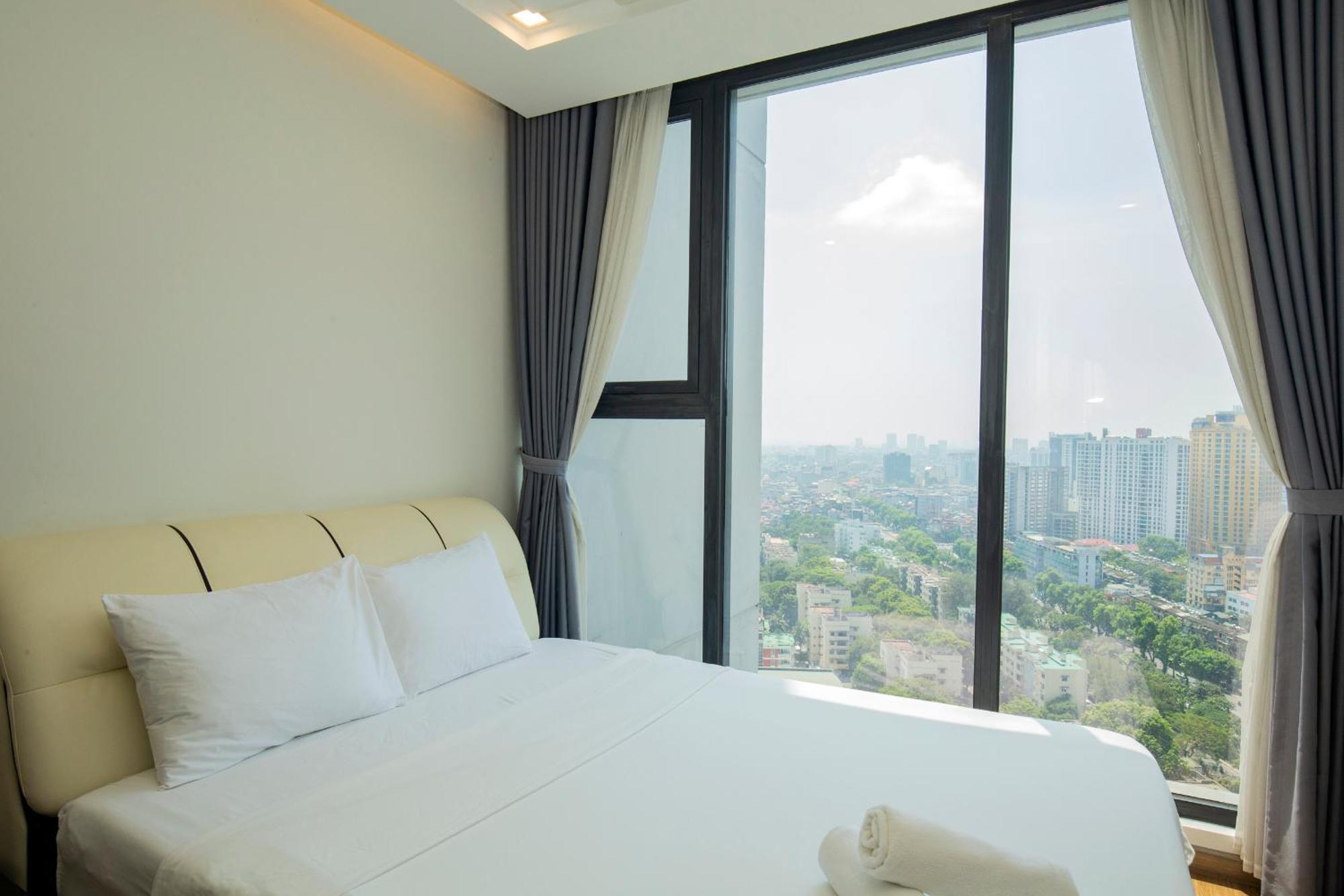 Investland- Vinhomes Metropolis One, Two, Three, Four Bedrooms * Hanoi