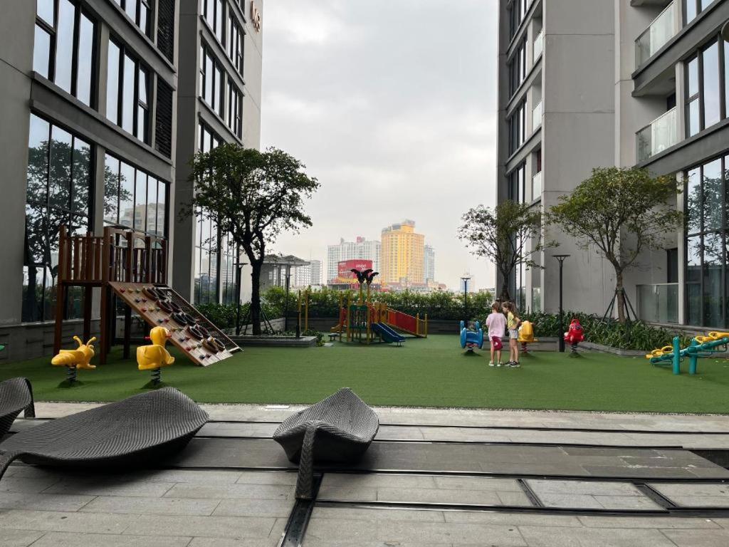 Apartment Investland- Vinhomes Metropolis One, Two, Three, Four Bedrooms Hanoi