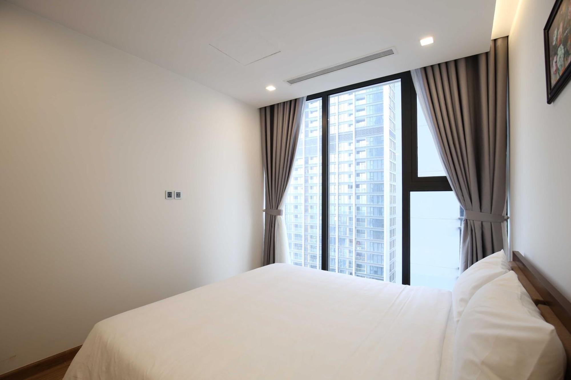 Investland- Vinhomes Metropolis One, Two, Three, Four Bedrooms Hanoi